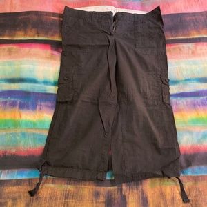 Ann taylor LOFT Black Cropped Cargo Pant - NWOT Size: 8